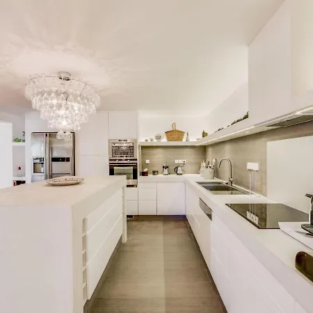 Private Villa In Ramatuelle - France וילה
